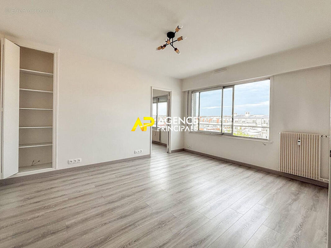 Appartement à SARTROUVILLE