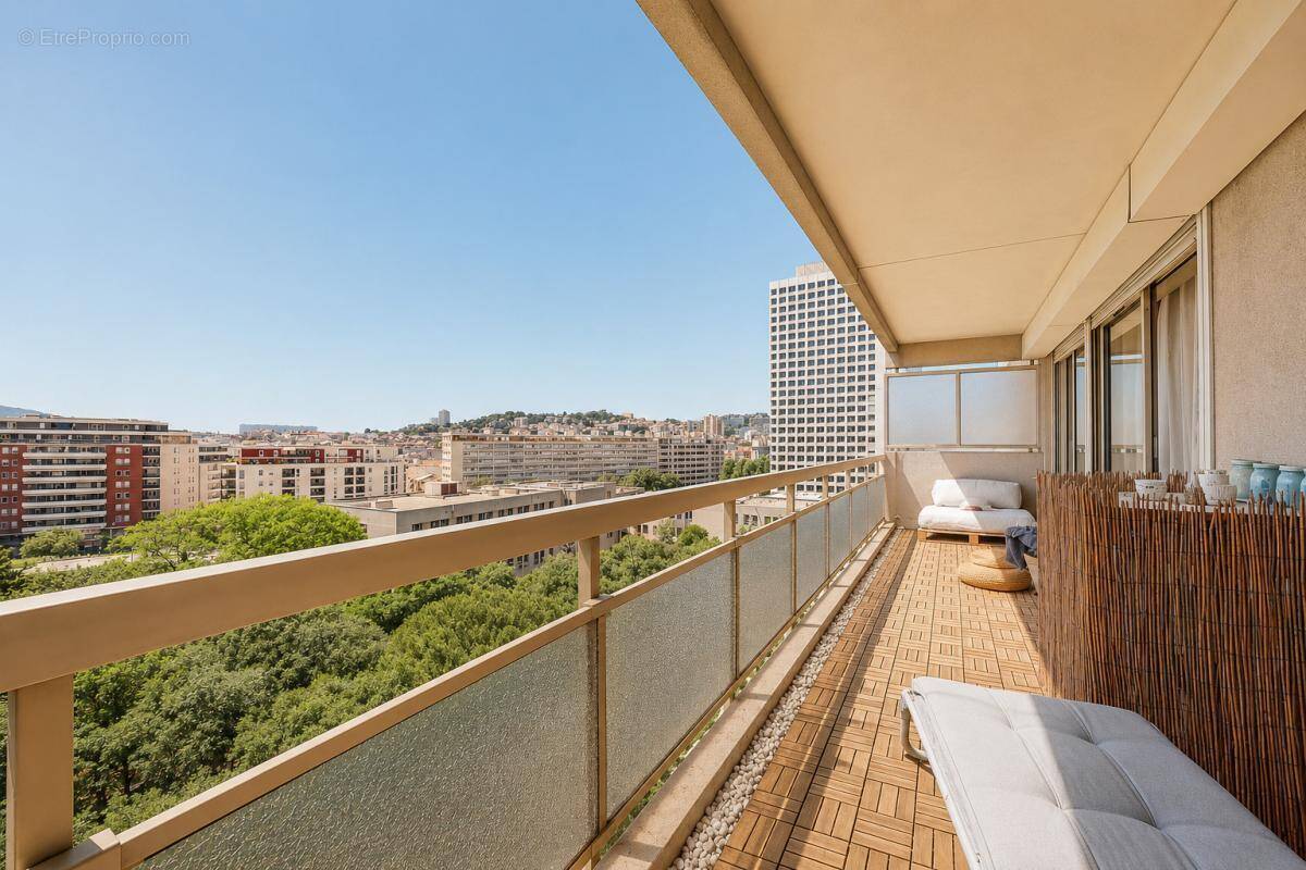 Appartement à MARSEILLE-6E