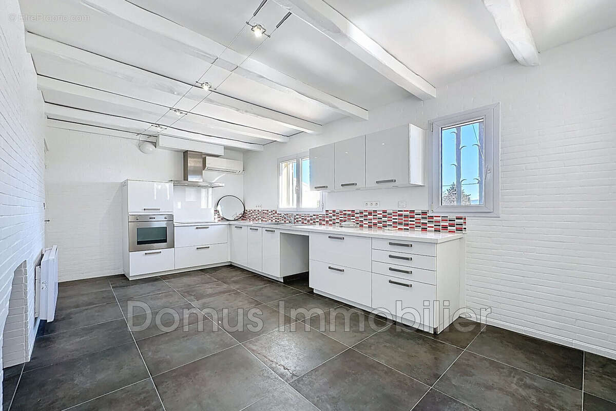 Maison à CHATEAUNEUF-DE-GADAGNE