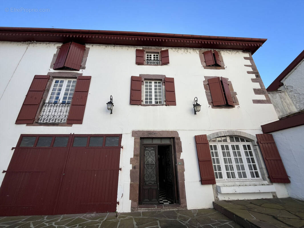 Photo 1 - Maison à SAINT-JEAN-PIED-DE-PORT