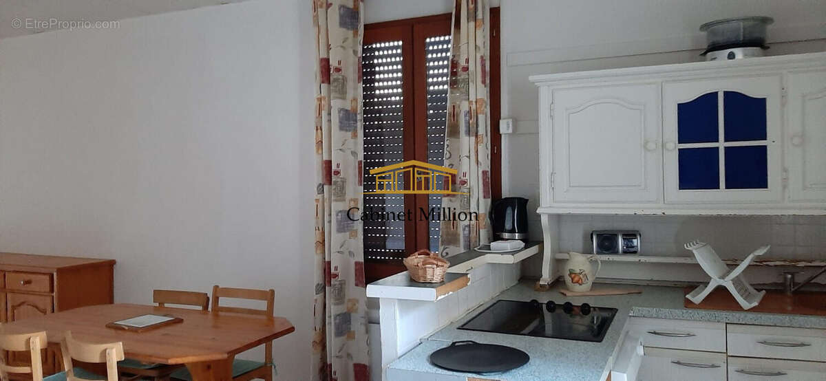 Appartement à VIC-LA-GARDIOLE