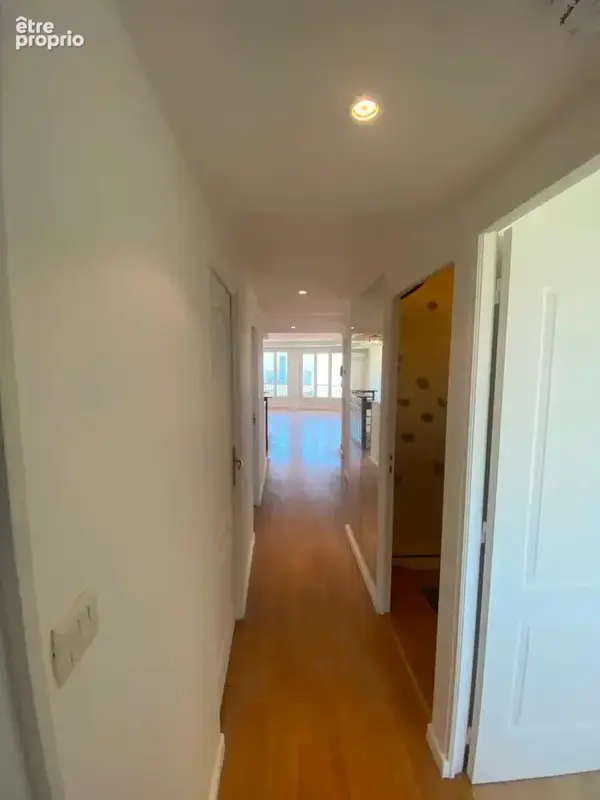 Appartement Sète  quartier théâtre 3 pièce(s) 70 m2 traversant avec grand balcon et ascenseur - photo 10