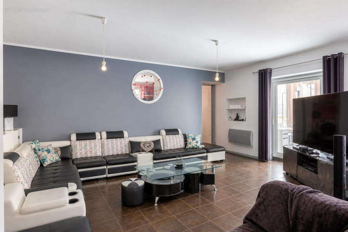 Maison familiale de 7 pièces située à Feyzin - photo 4