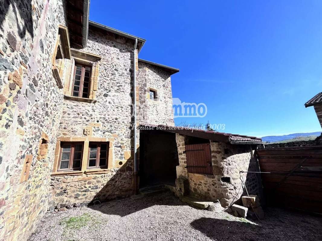 Maison à SAVIGNY