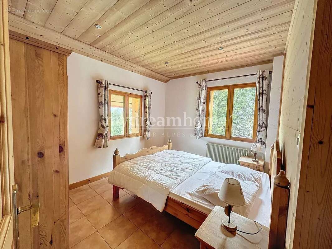 Maison à NOTRE-DAME-DE-BELLECOMBE