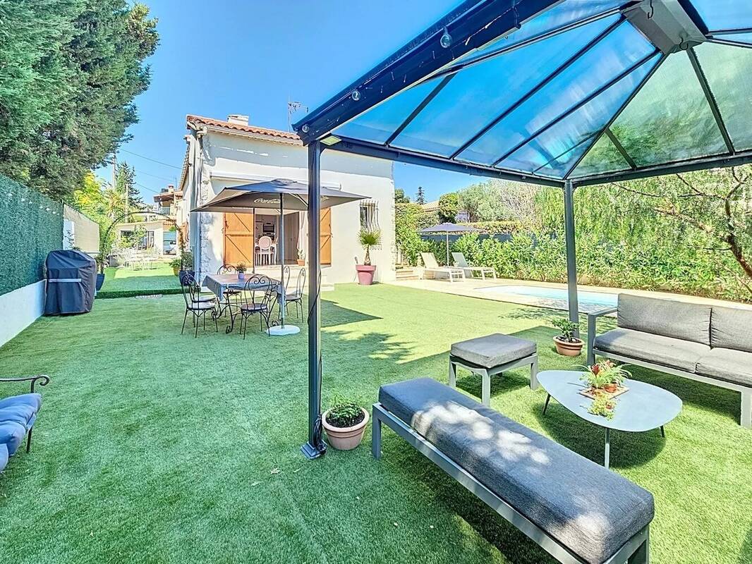 Maison à SAINT-LAURENT-DU-VAR