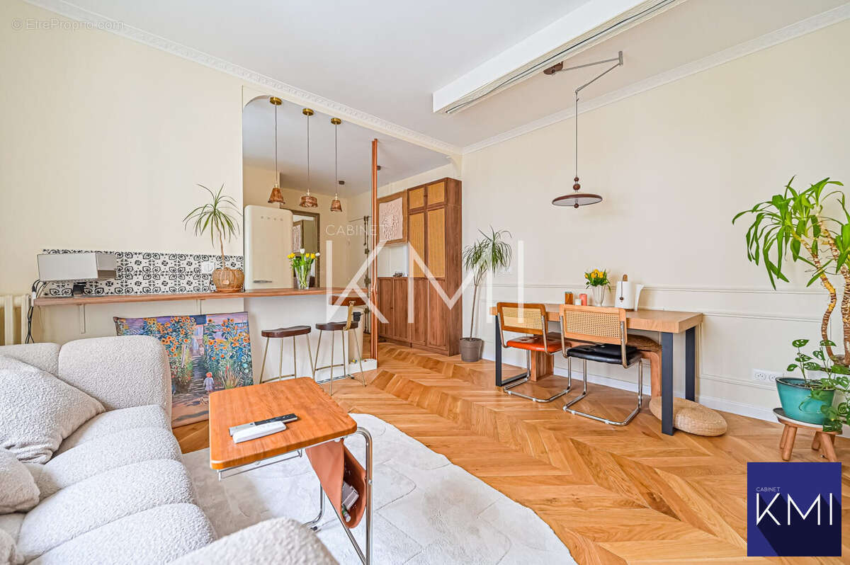Appartement à PARIS-11E