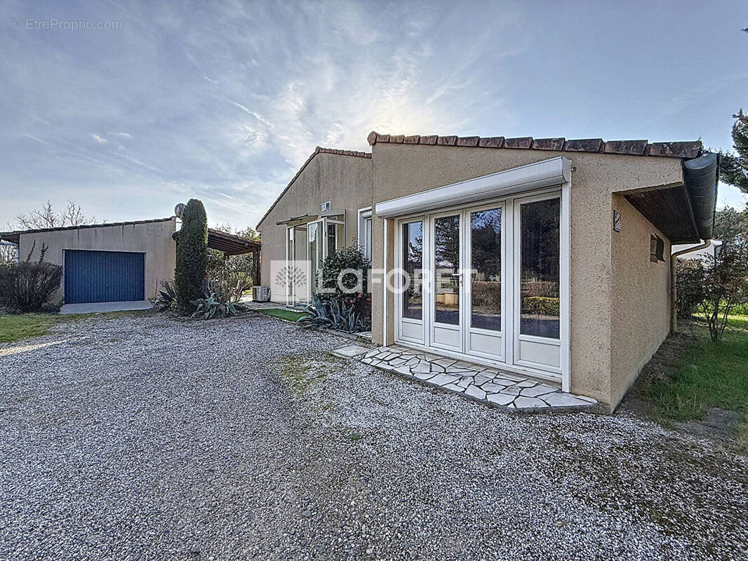 Maison à MONTBARTIER