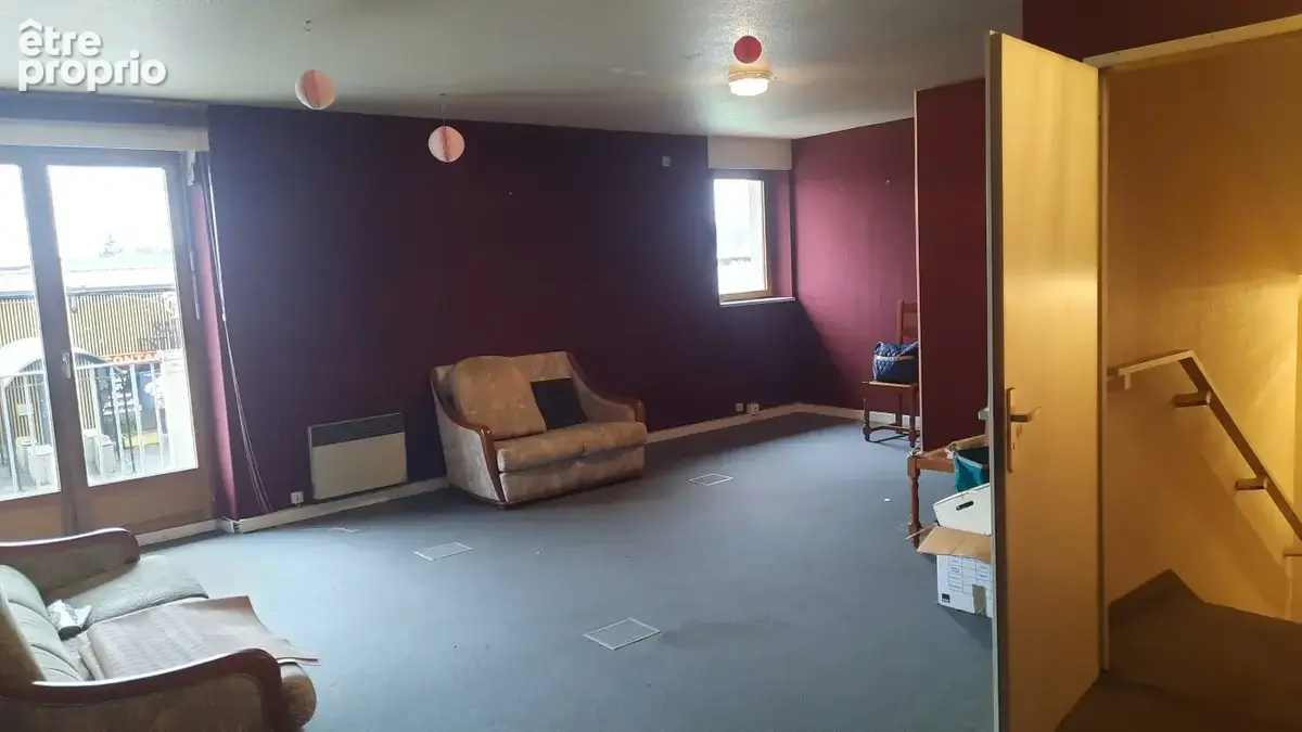 Ensemble immobilier de bureaux, dépot, logement et parkings - photo 7