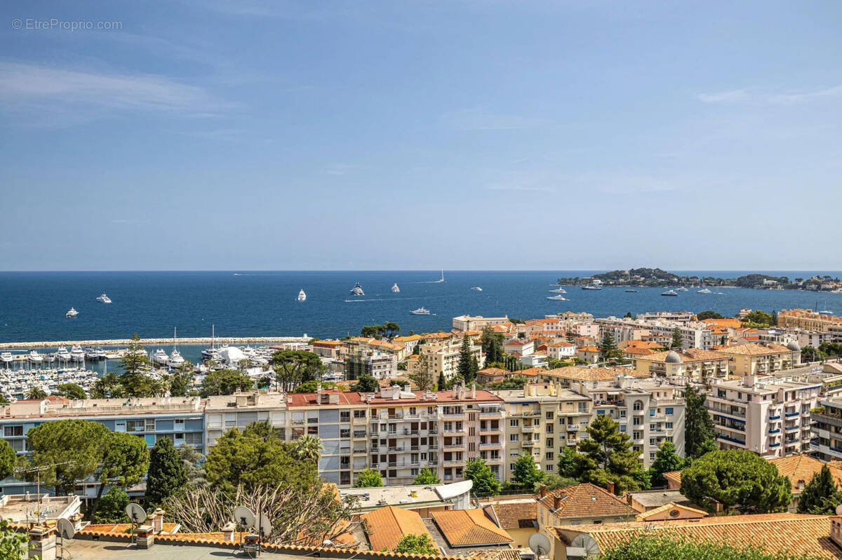 Appartement à BEAULIEU-SUR-MER