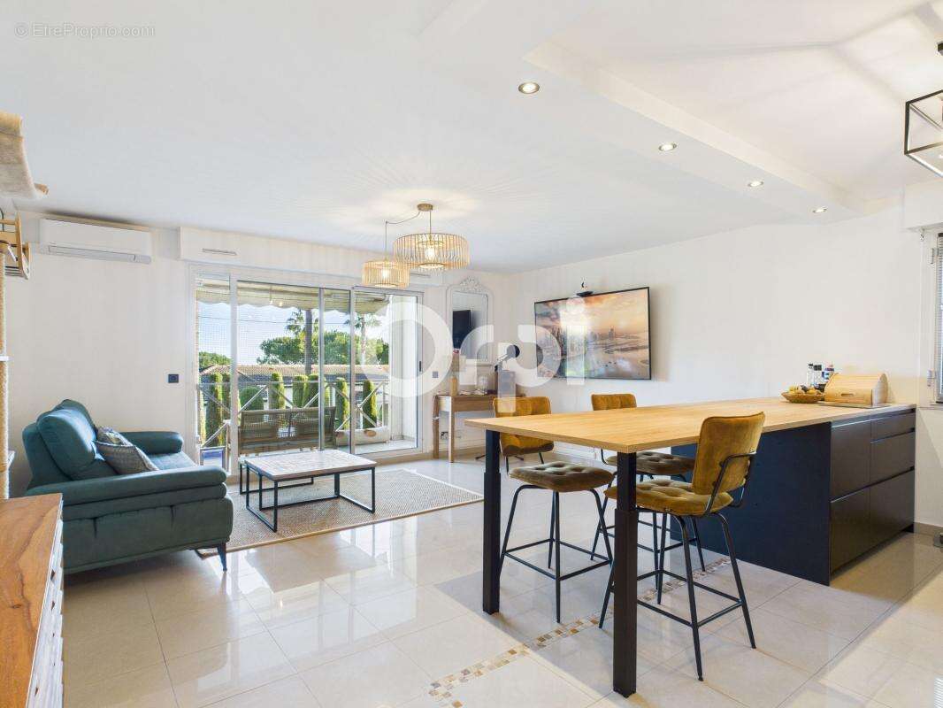 Appartement à MANDELIEU-LA-NAPOULE