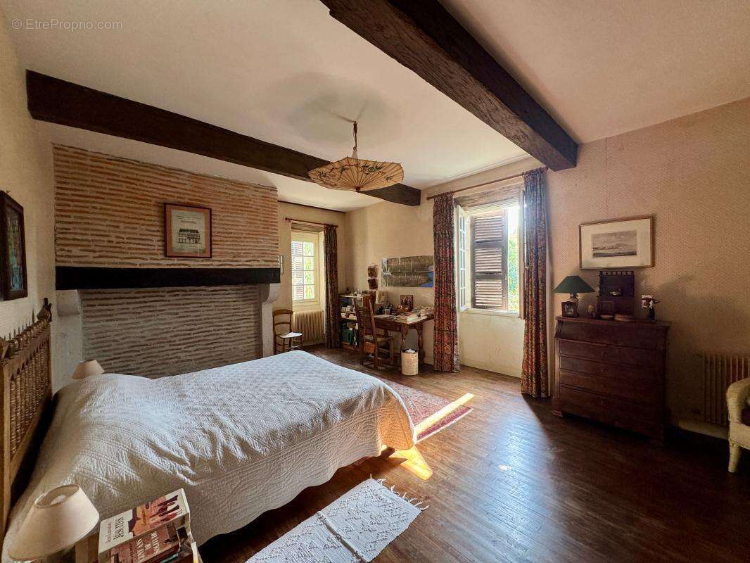 Maison à LASCLAVERIES