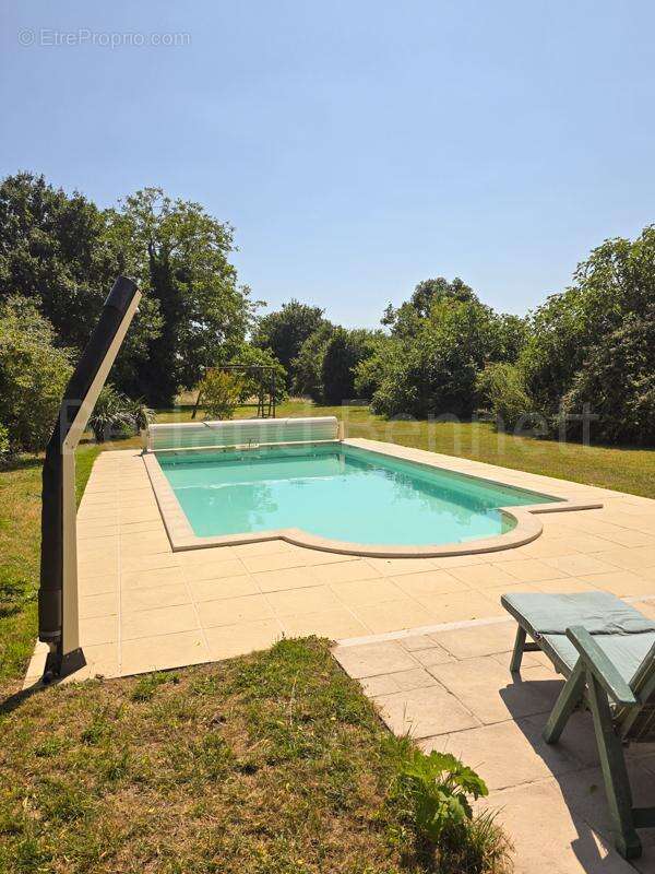 Maison à CHEF-BOUTONNE