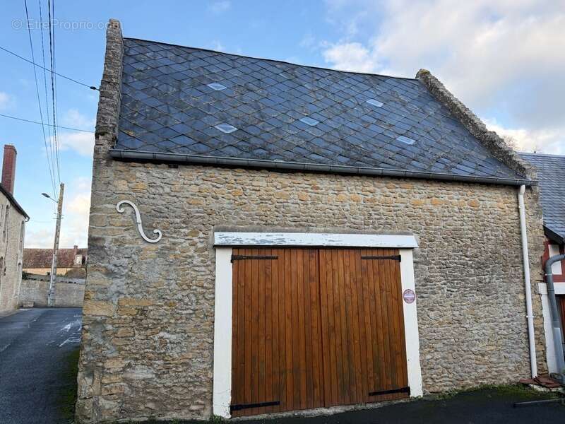 Maison à SAINT-PIERRE-SUR-DIVES