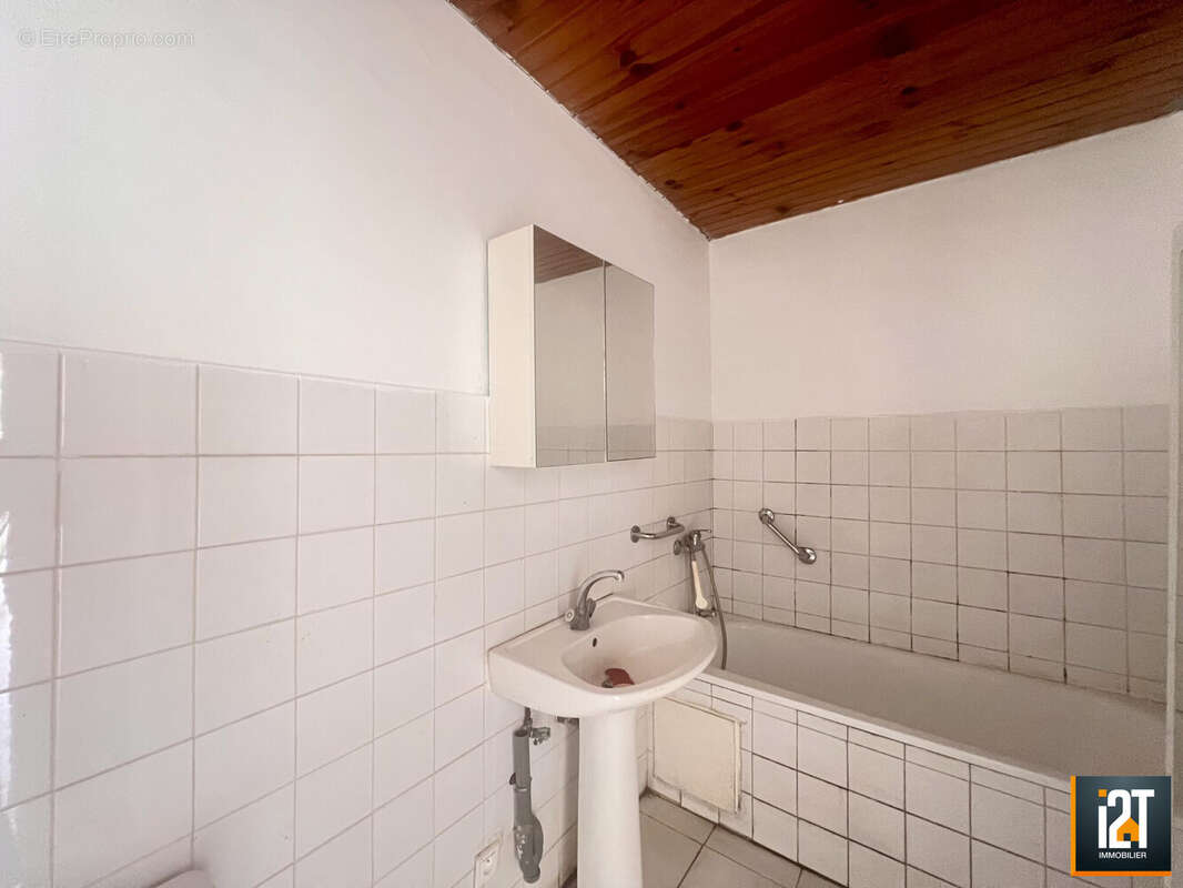 Maison à SAINTE-ANASTASIE