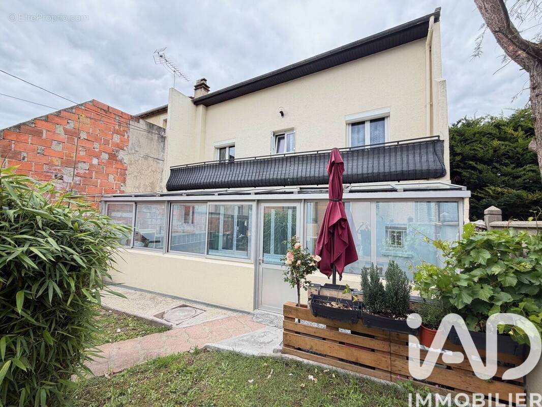 Photo 1 - Maison à VILLENEUVE-LE-ROI