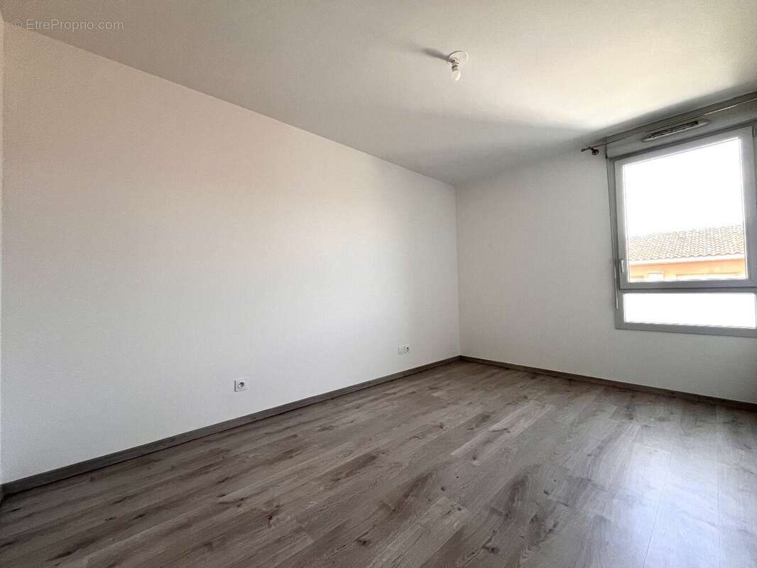 Saint-jean - spacieux t2 de 42m² avec balcon et 2 parkings sous-sol - photo 6