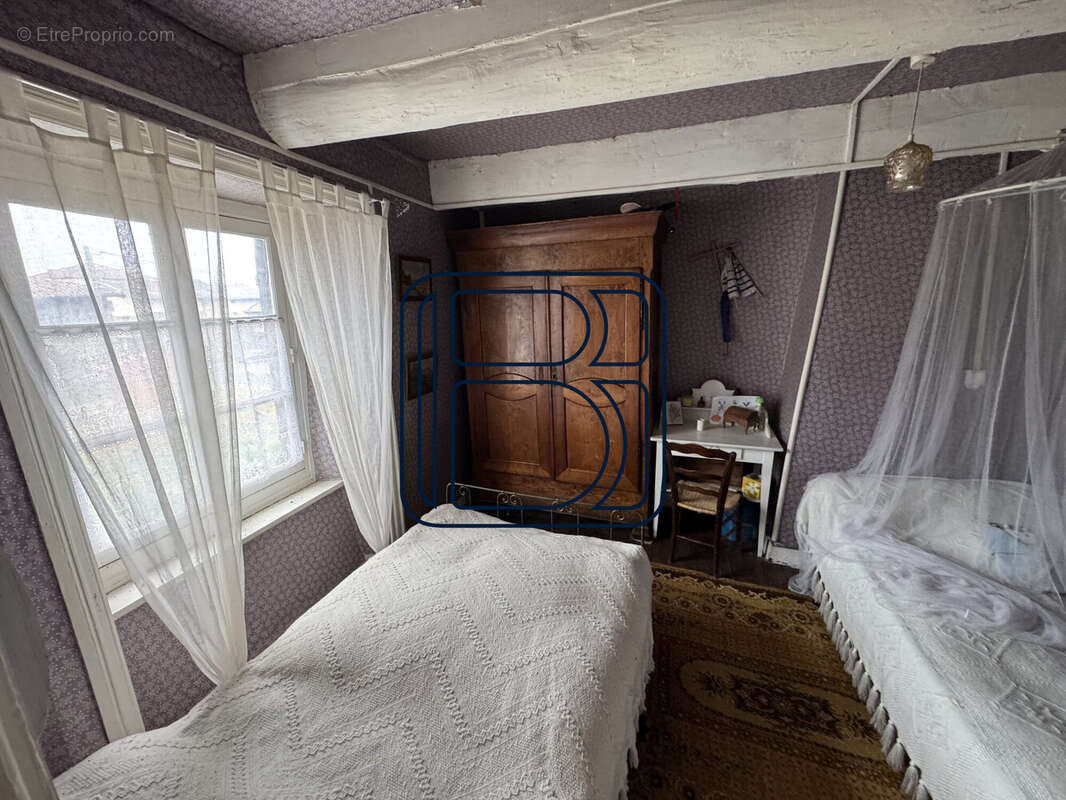 Maison à MARSAC-EN-LIVRADOIS