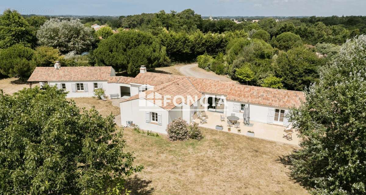 Maison à L&#039;AIGUILLON-SUR-VIE