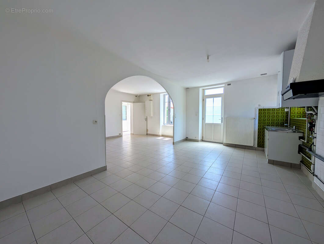 Maison à LES HERBIERS