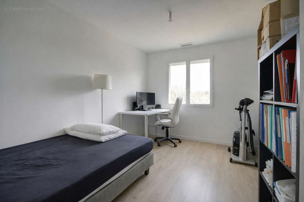 Maison familiale avec jardin au centre de Meximieux - photo 5