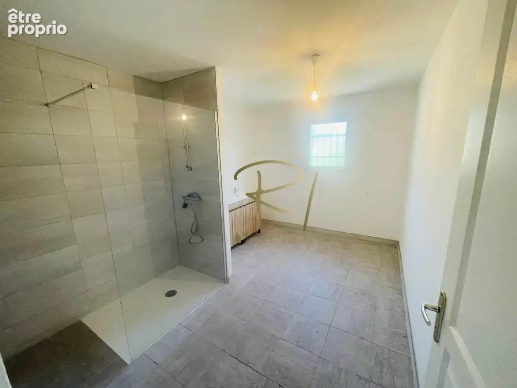 Maison de plain pied centre ville Ruoms - photo 7