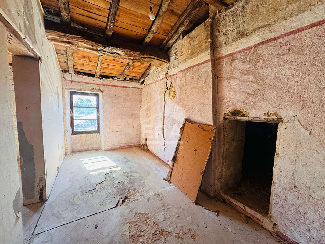 Maison à MOMBRIER
