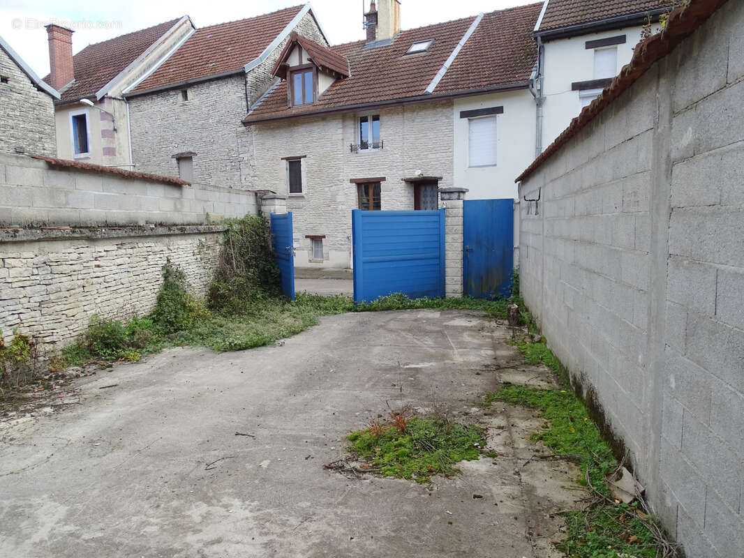 Maison à MUSSY-SUR-SEINE