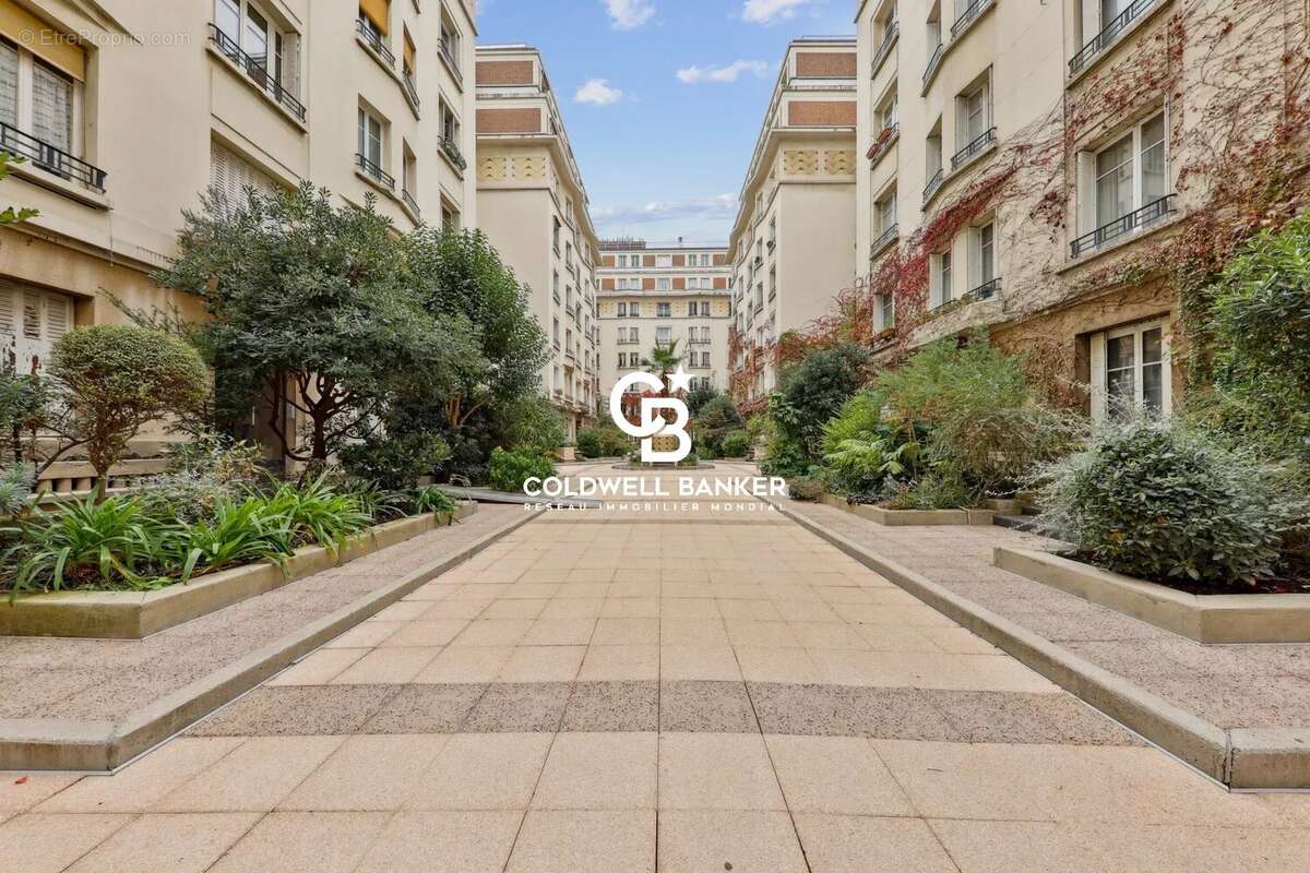 Appartement à PARIS-7E