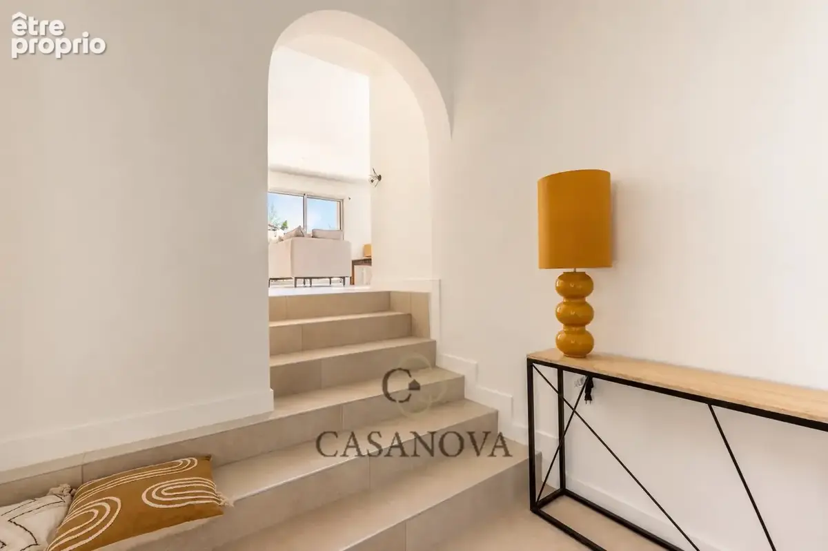 Castelnau-le-lez  villa moderne entièrement rénovée aux prestations haut de gamme. - photo 7