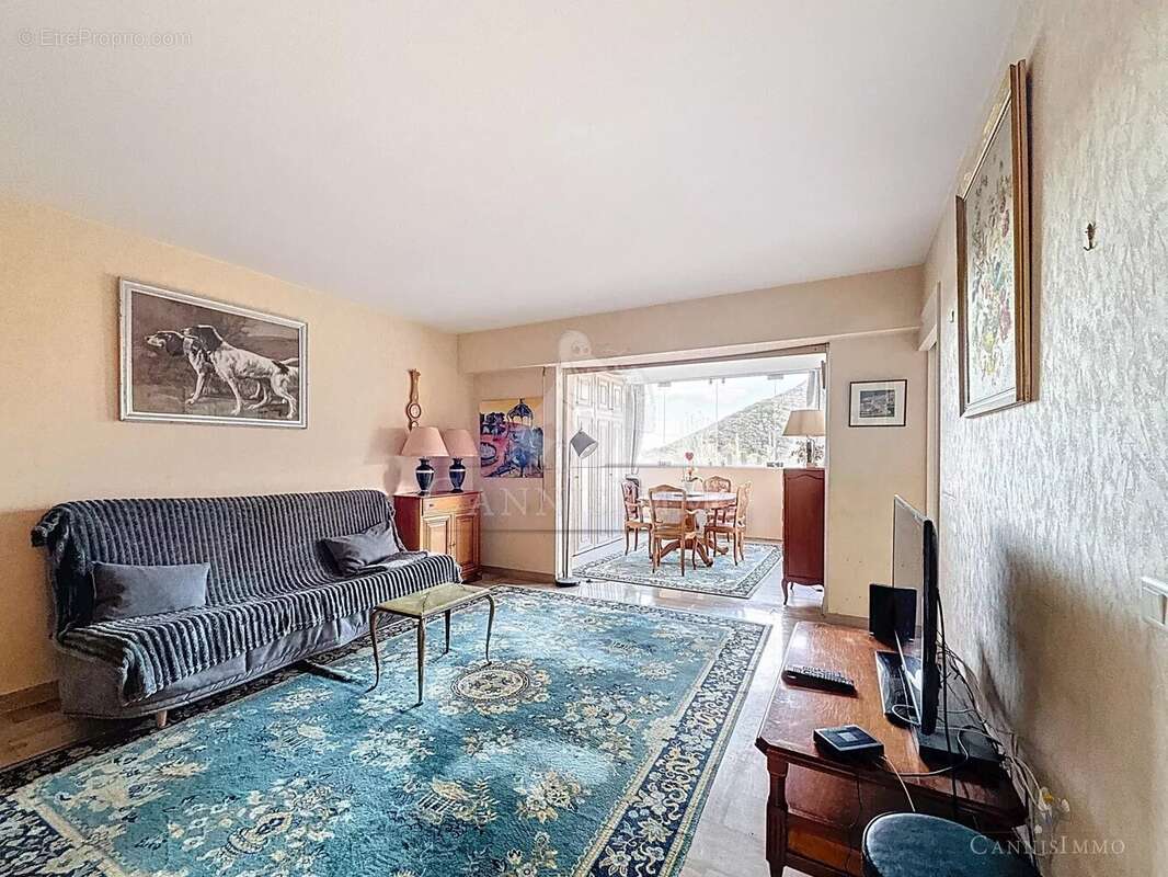 Appartement à MANDELIEU-LA-NAPOULE