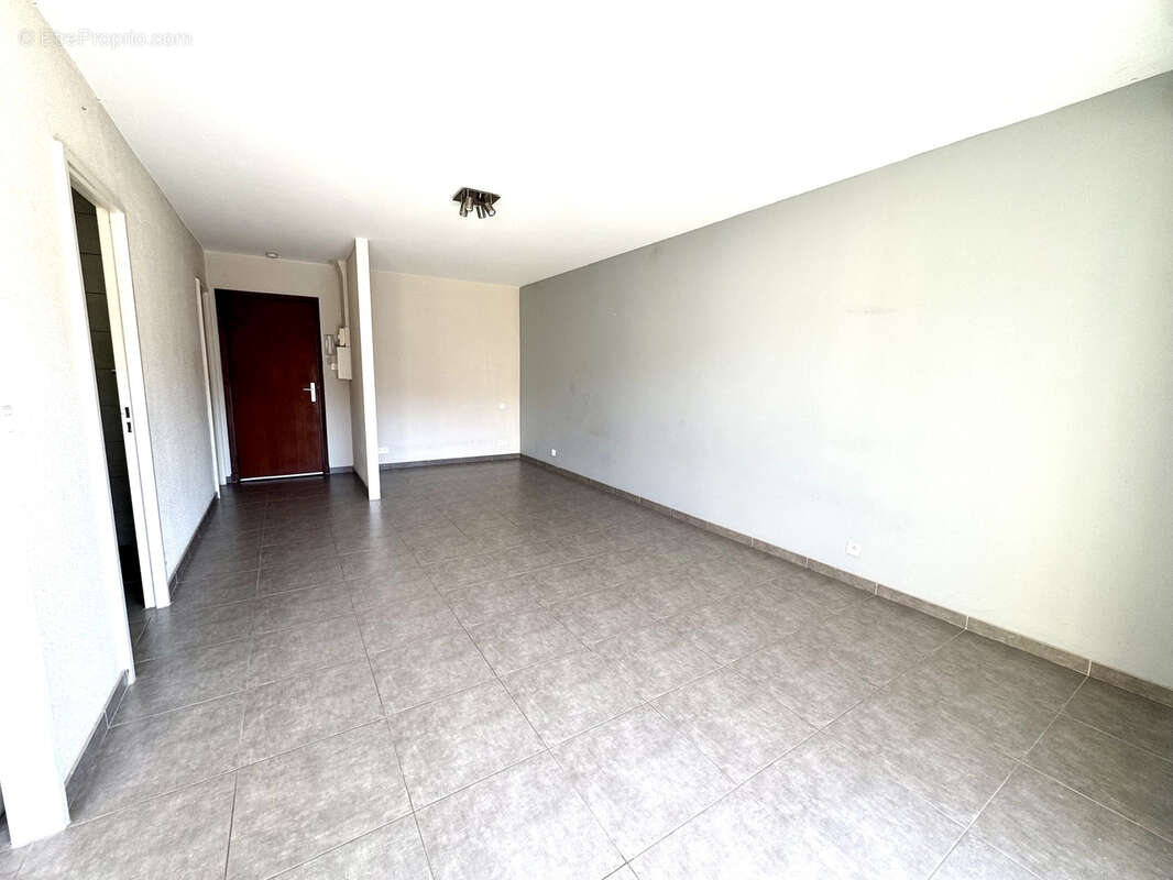 Appartement à VALLAURIS