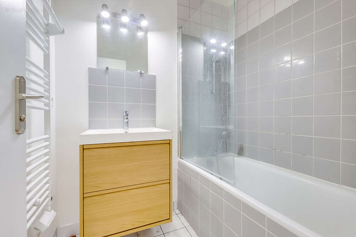 Appartement à PARIS-14E