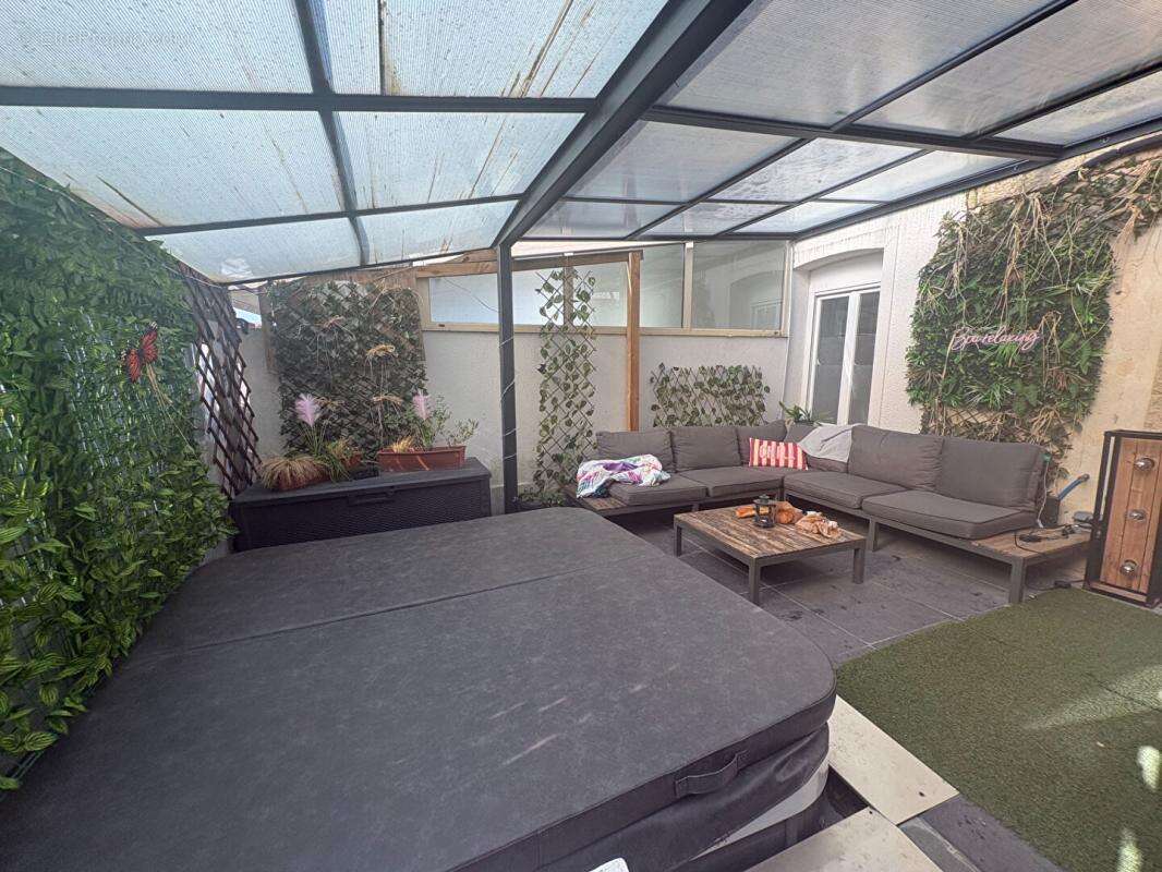 Appartement à MONTREVAULT