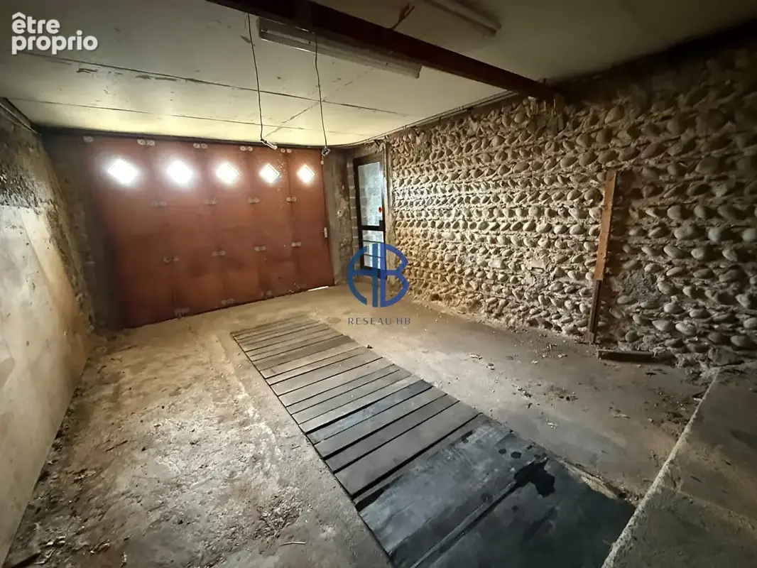 Grande maison à rénover, énorme potentiel - photo 18