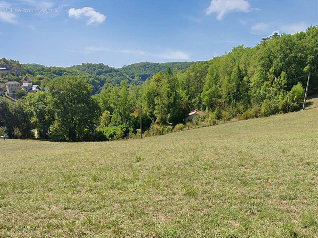 Terrain à CARLUX