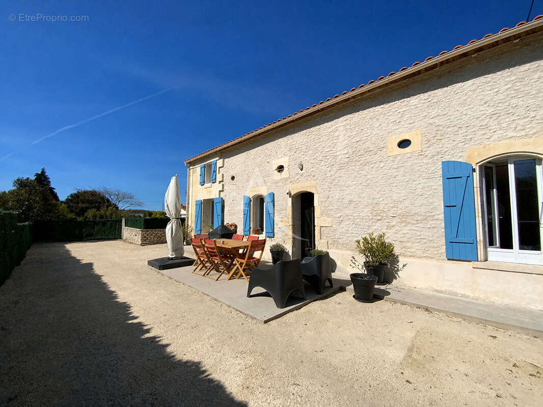 Maison à JONZAC