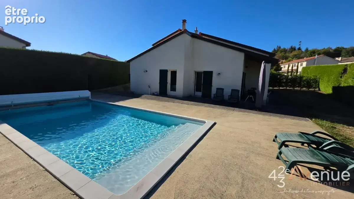 Maison 5 pièces 146 m² à vendre à Saint-Genest-Lerpt (42530) - photo 1