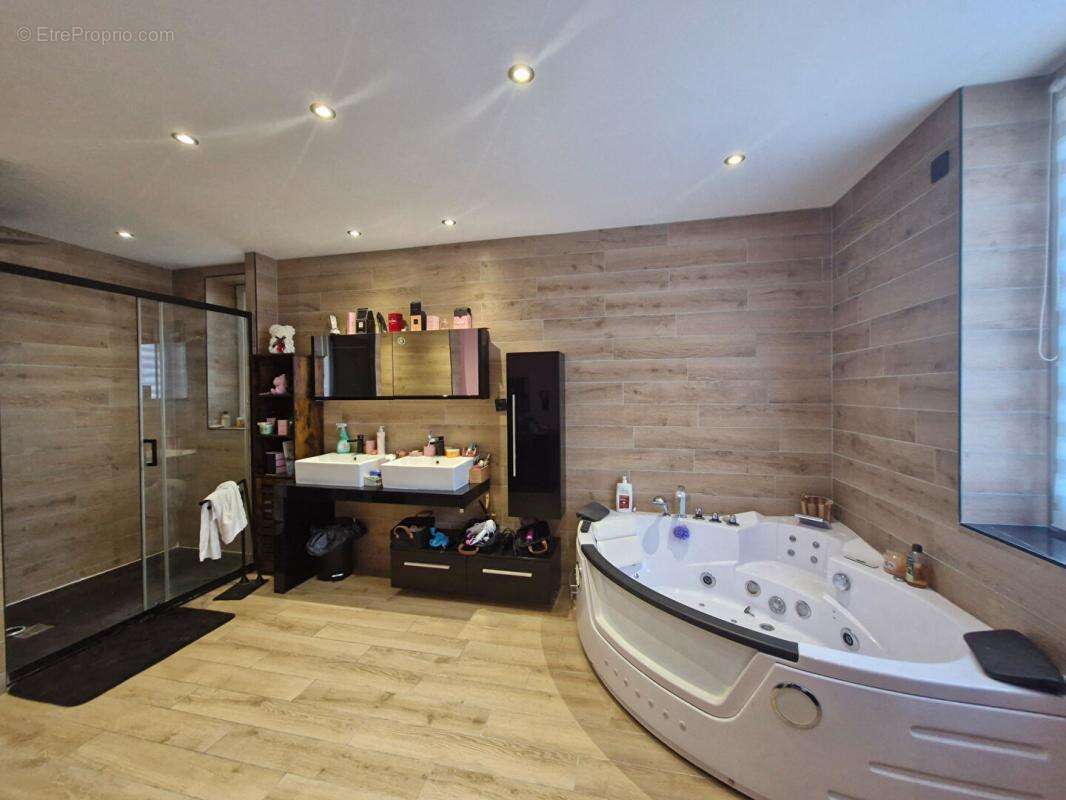 Riorges - belle maison - photo 12