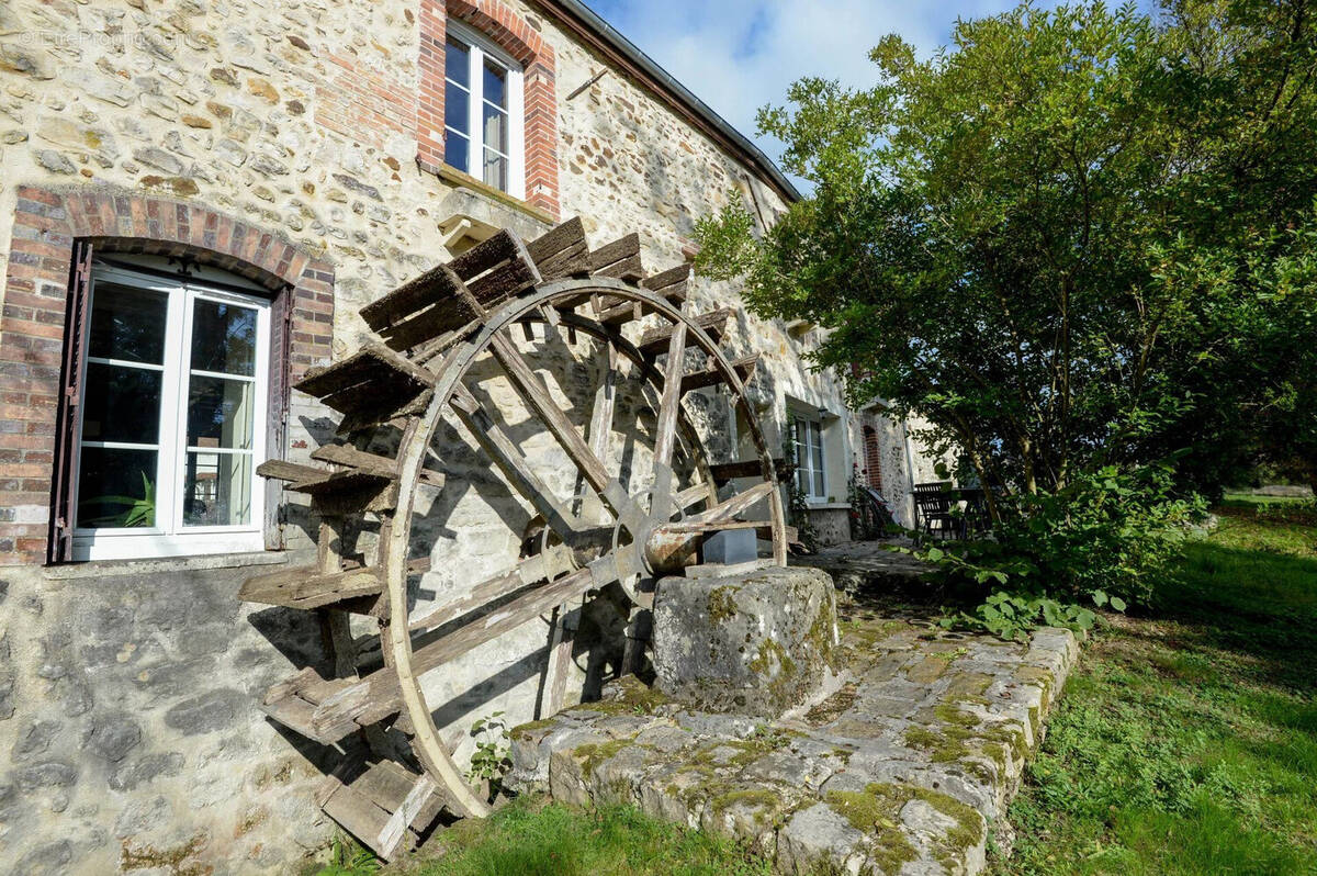 Maison à DORMELLES