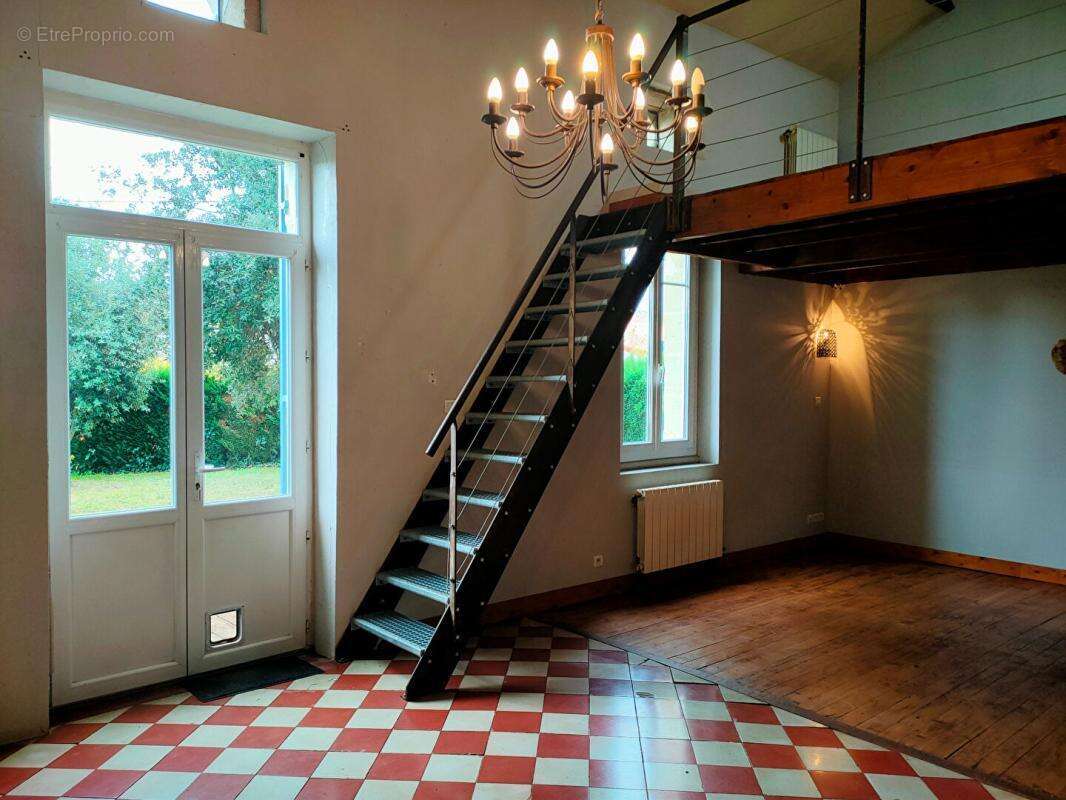 Maison 125 m² + dependance 115 m² + chalet 20 m² + piscine avec terrain 4387 m² - photo 6