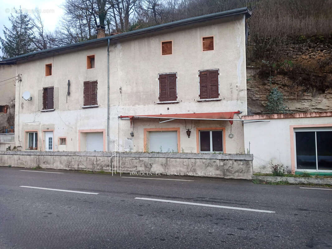 Maison à SAINT-LATTIER
