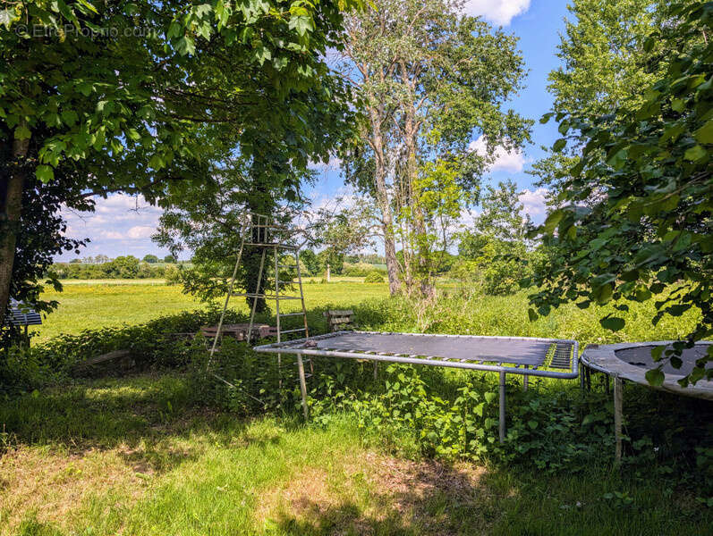 Maison à BELLOU-SUR-HUISNE