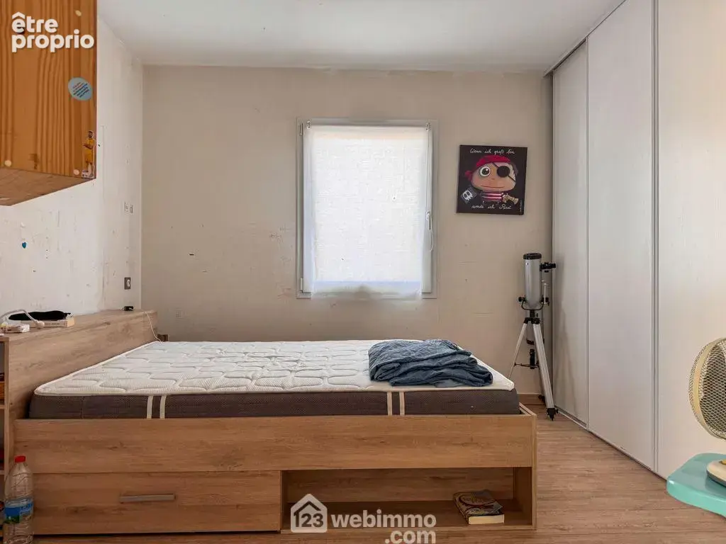 Une chambre de plain-pied, idéale pour une vie sans contrainte.