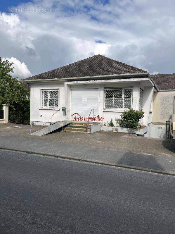 Commerce à ARCIS-SUR-AUBE