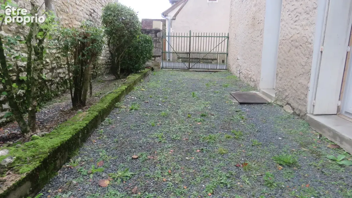 Maison (en pierres) avec une cour privative et une grange (en pierres) Secteur SAINT RAPHAEL - photo 4