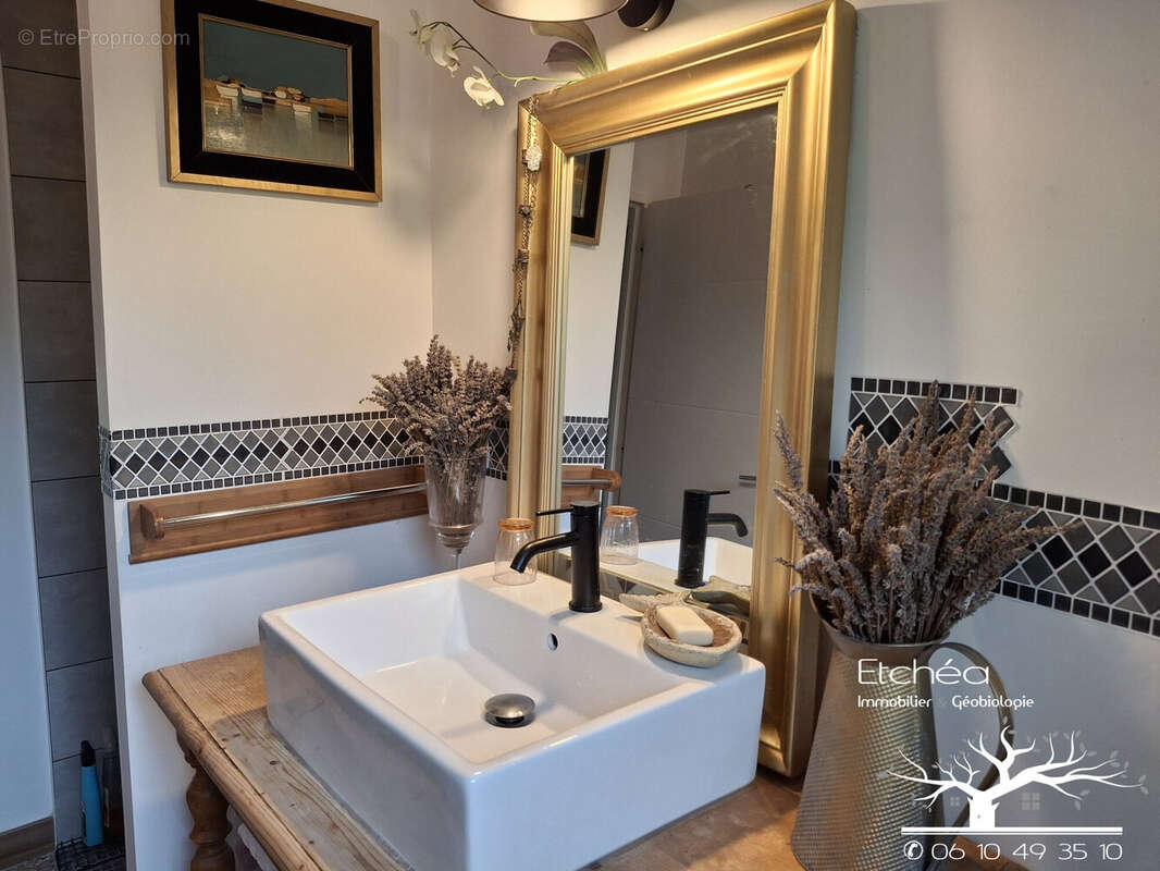 Maison 115 m² à Lasseube  - photo 8