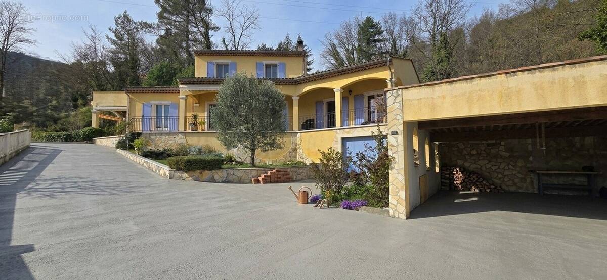 Maison à TOURRETTE-LEVENS