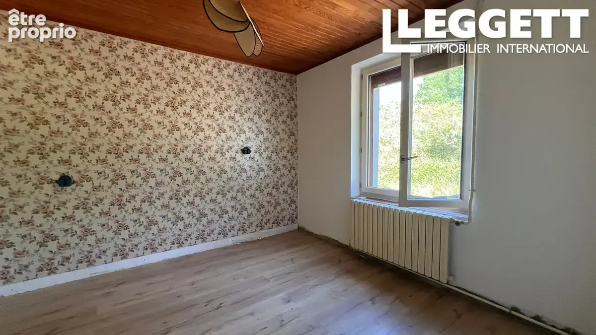 Propriété rurale avec maison de 2 chambres à moderniser, équipée de double vitrage neuf, de panneaux solaires - photo 8