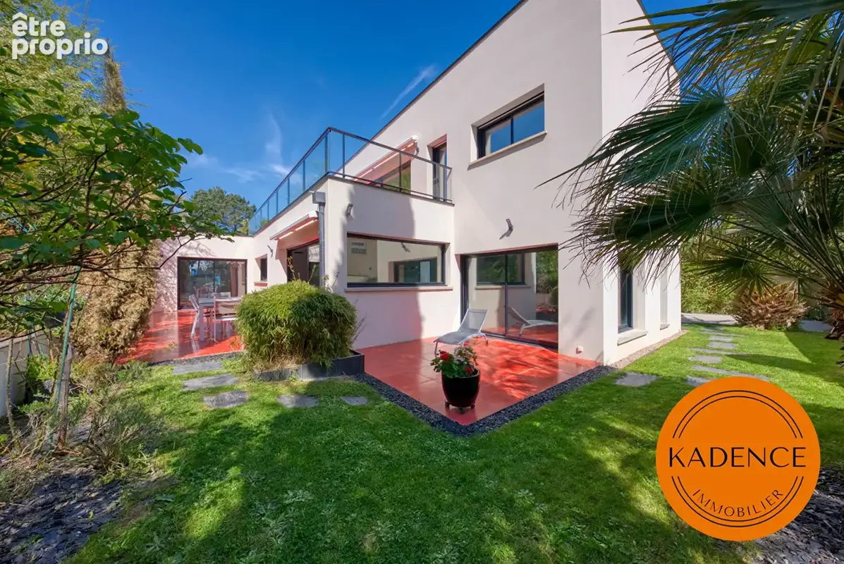 Photo Maison à Saint-Gregoire au prix de 695 000€